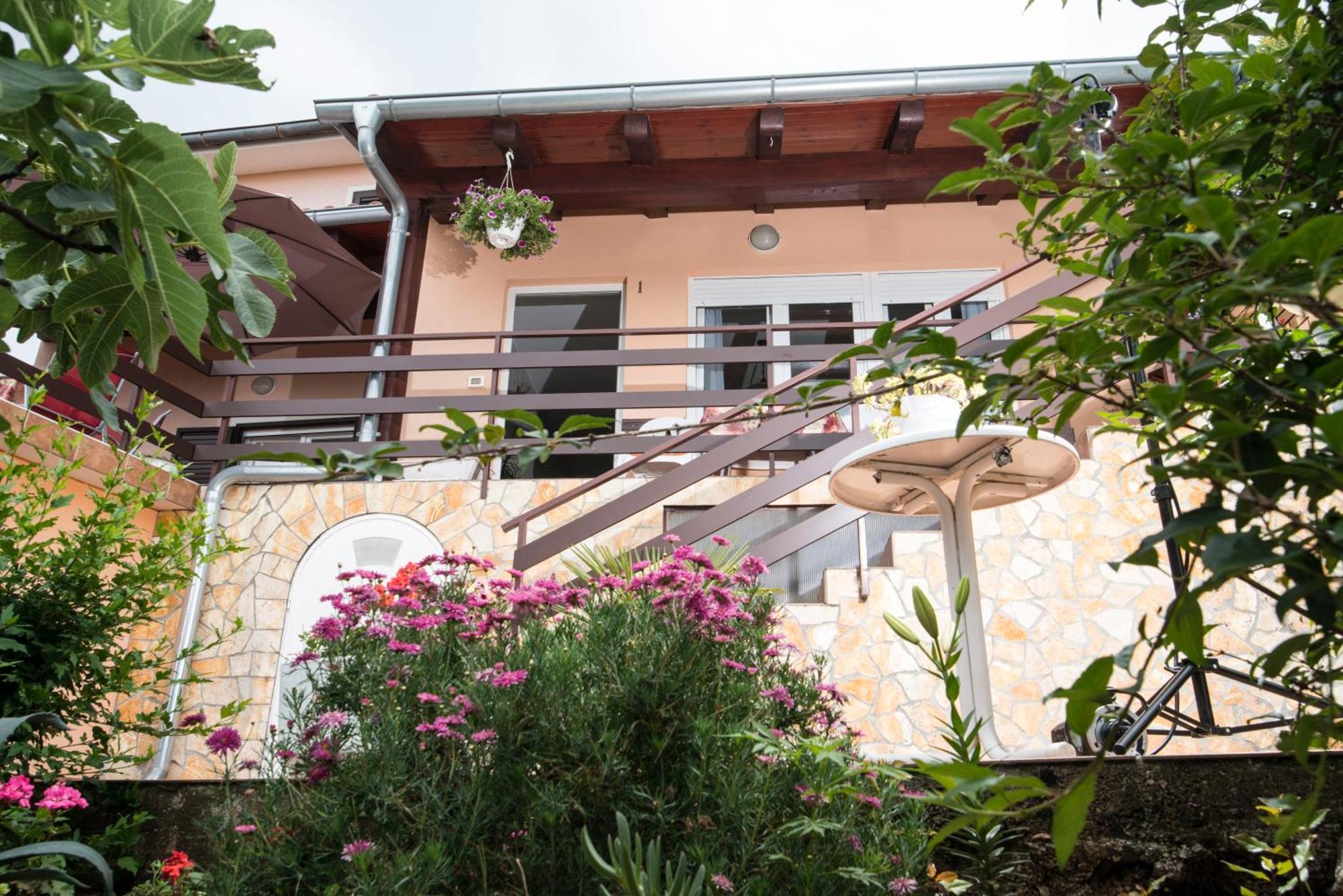Apartment Alba Medveja Dış mekan fotoğraf